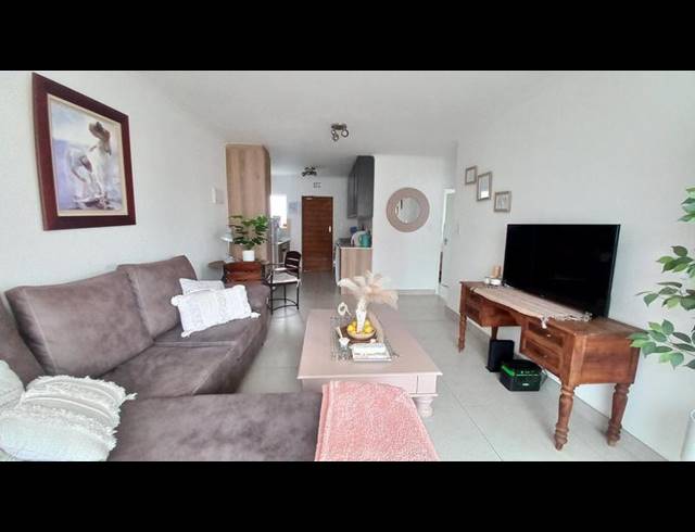 2 BEDROOM PROPERTY TO RENT IN GLEN MARAIS